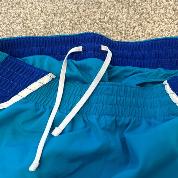 Kids blue nike shorts size L with drawstring on the inside - Picture 4 of 4